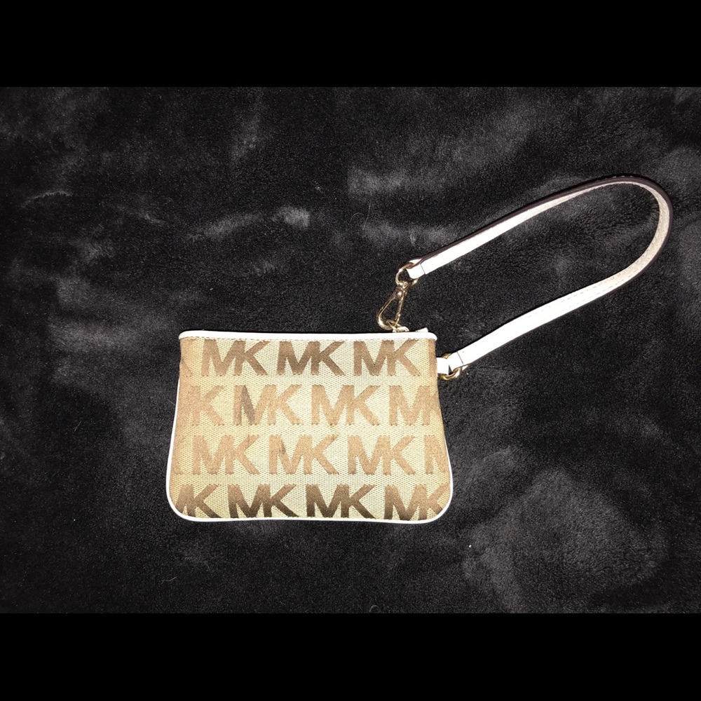 Michael Kors wristlet